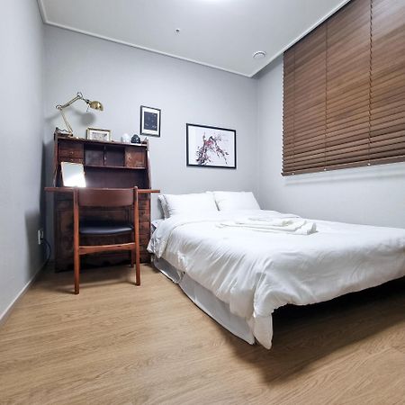 Humphreys 2 Min Vintage Korean Room بيونجتايك المظهر الخارجي الصورة